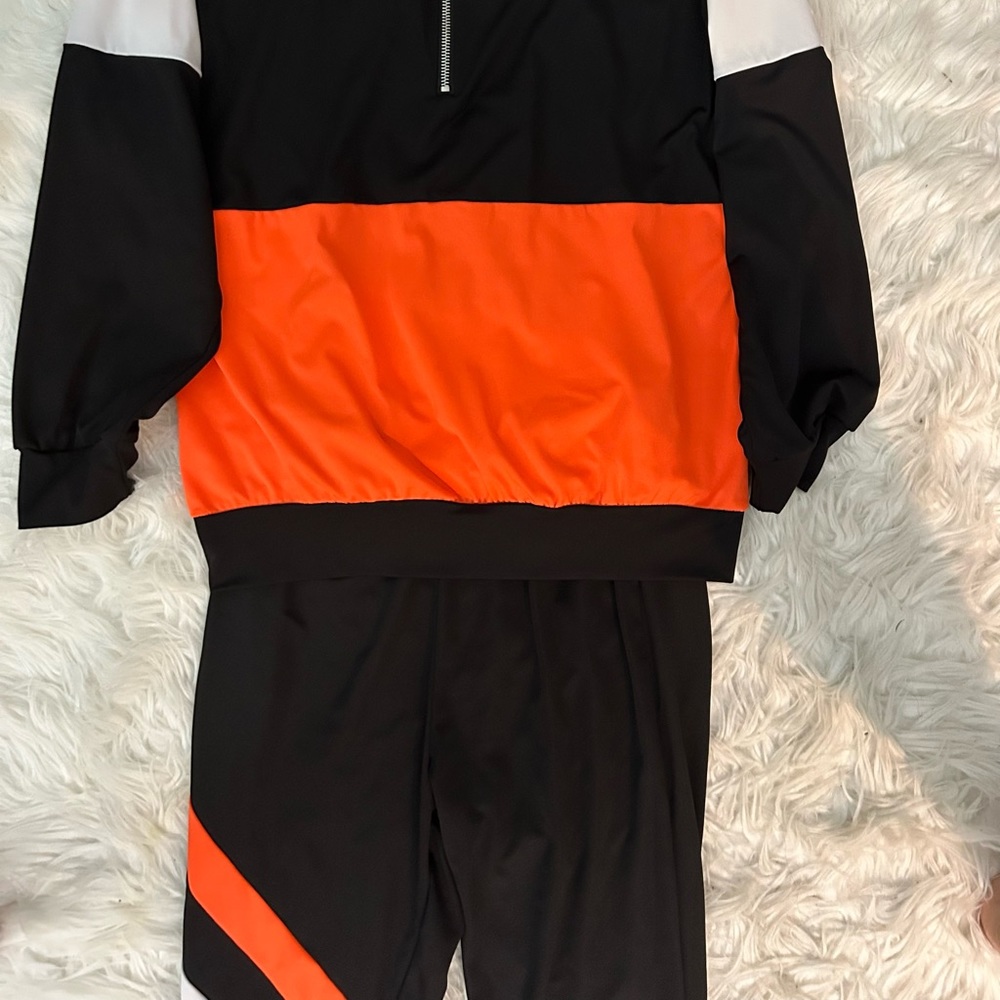 Women’s Tracksuit Set - Picture 3 of 5
